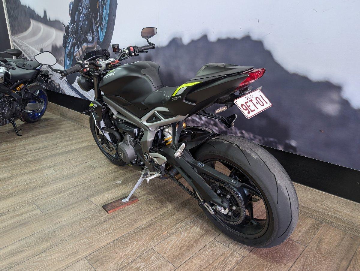 2022 TRIUMPH STREET TRIPLE RS ROAD