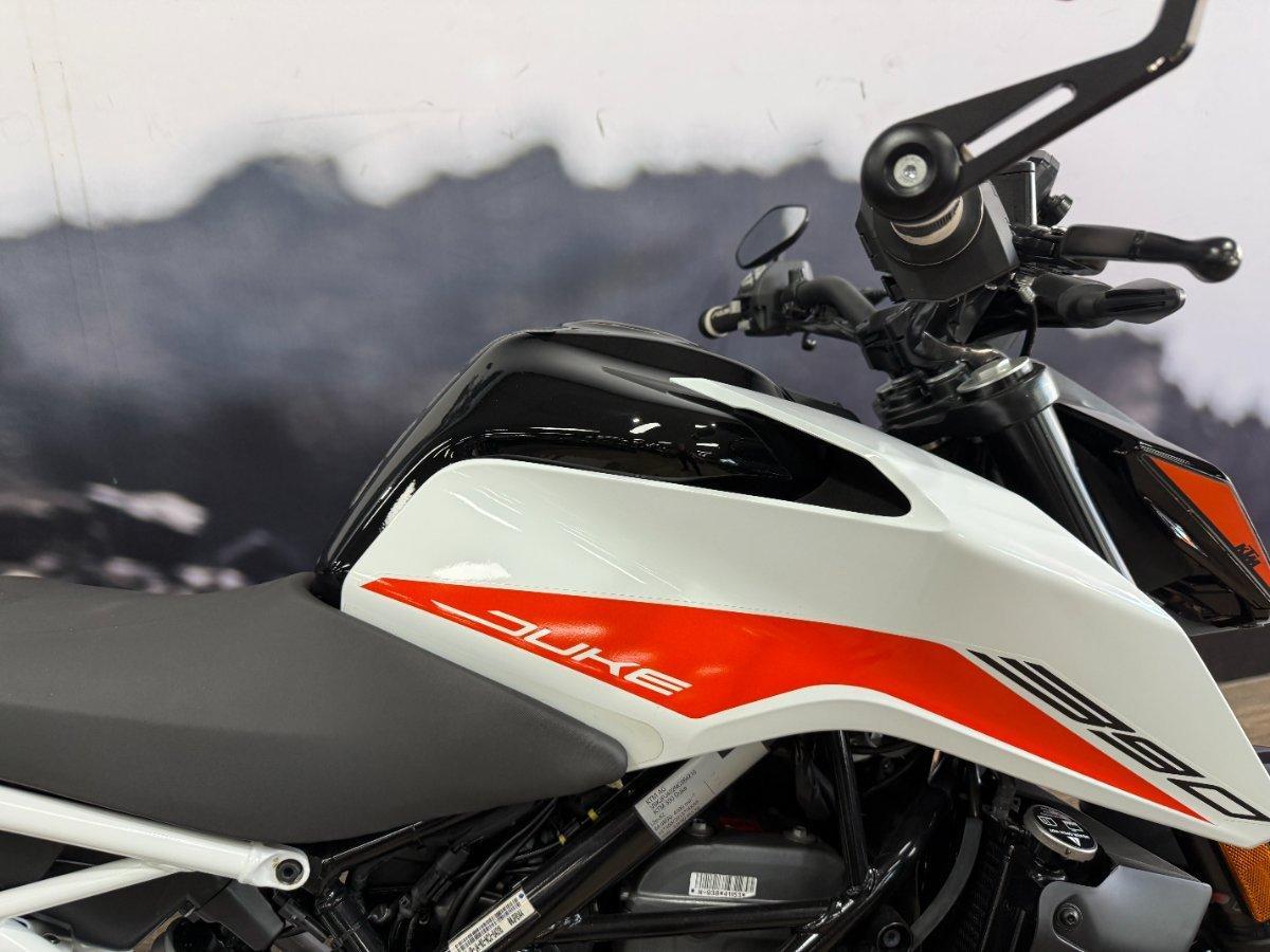 2022 KTM 390 DUKE ROAD