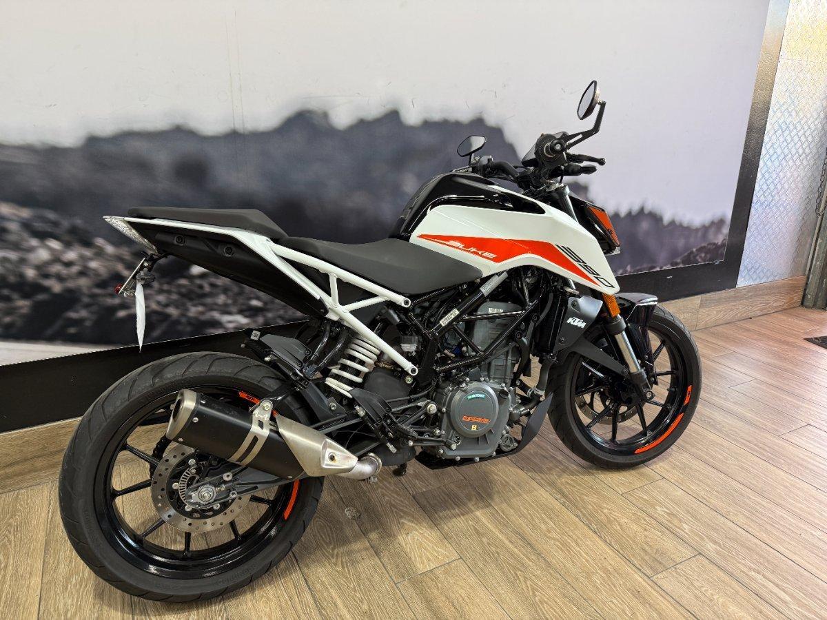 2022 KTM 390 DUKE ROAD