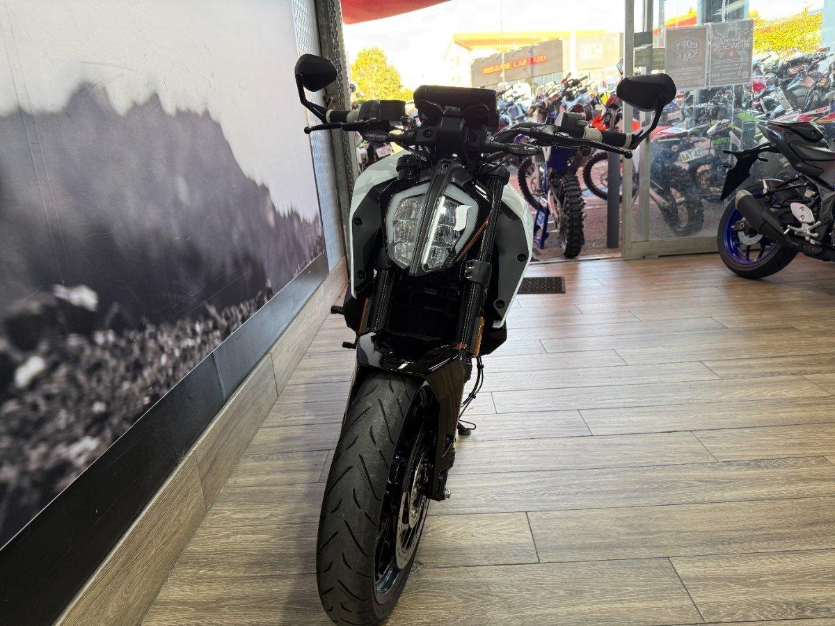 2022 KTM 390 DUKE ROAD