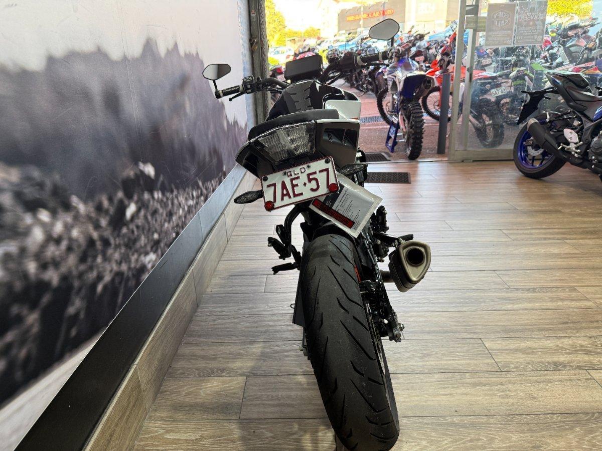 2022 KTM 390 DUKE ROAD