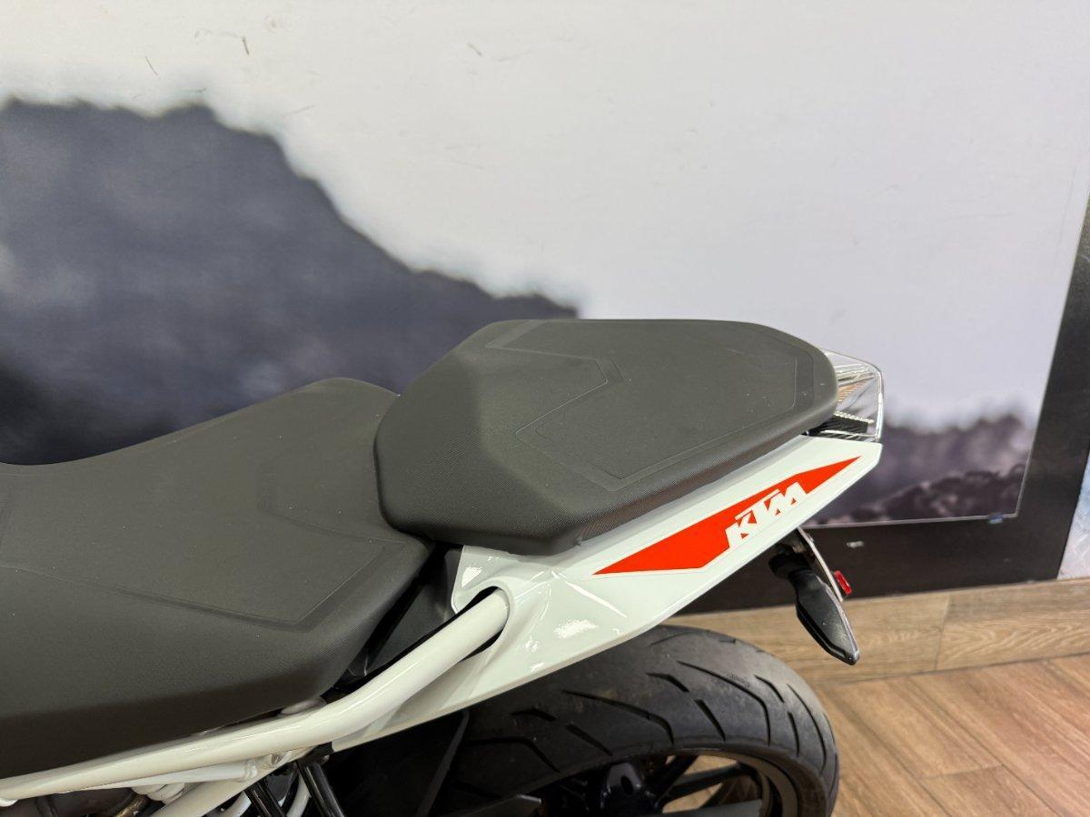 2022 KTM 390 DUKE ROAD