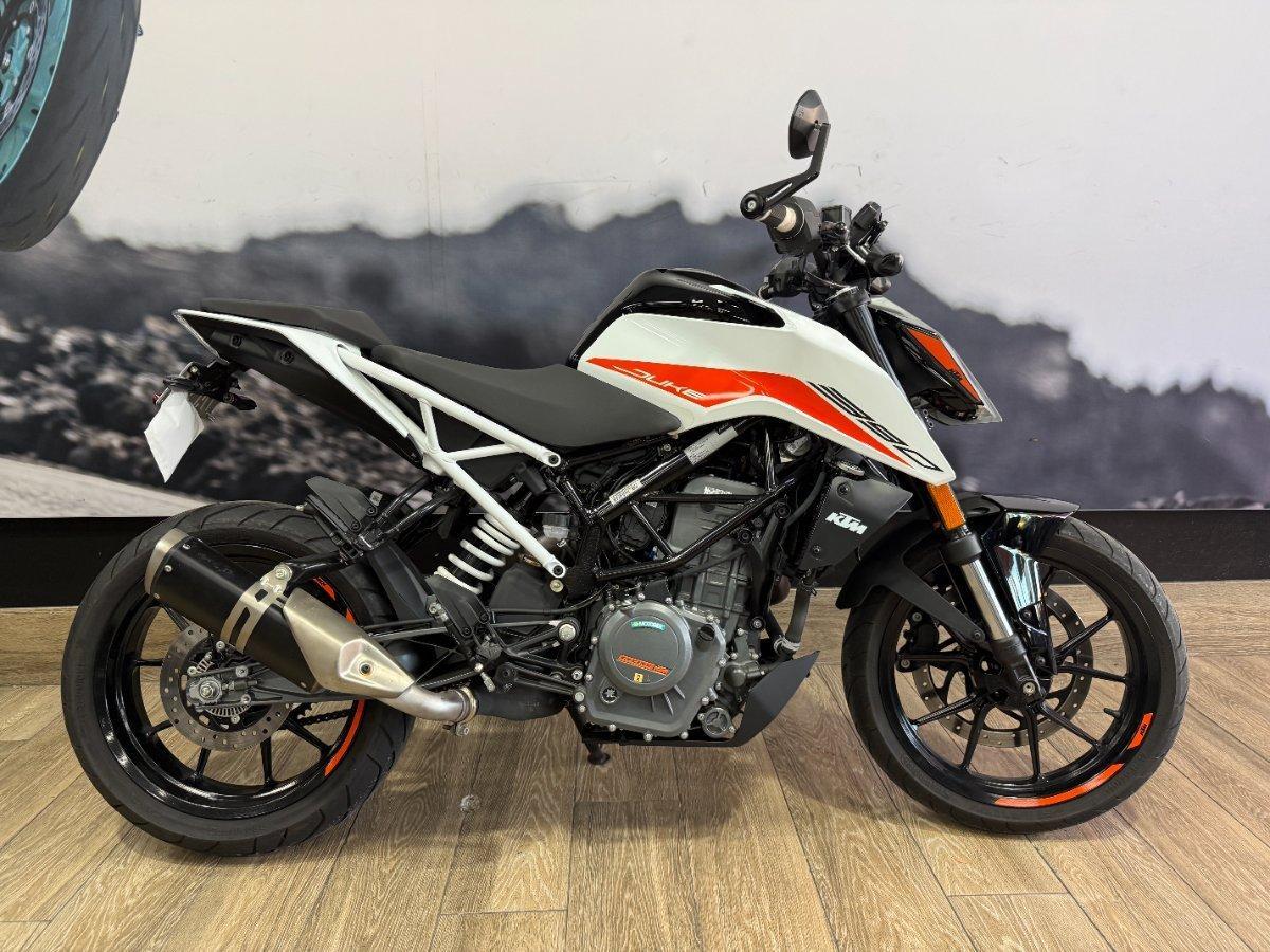 2022 KTM 390 DUKE ROAD