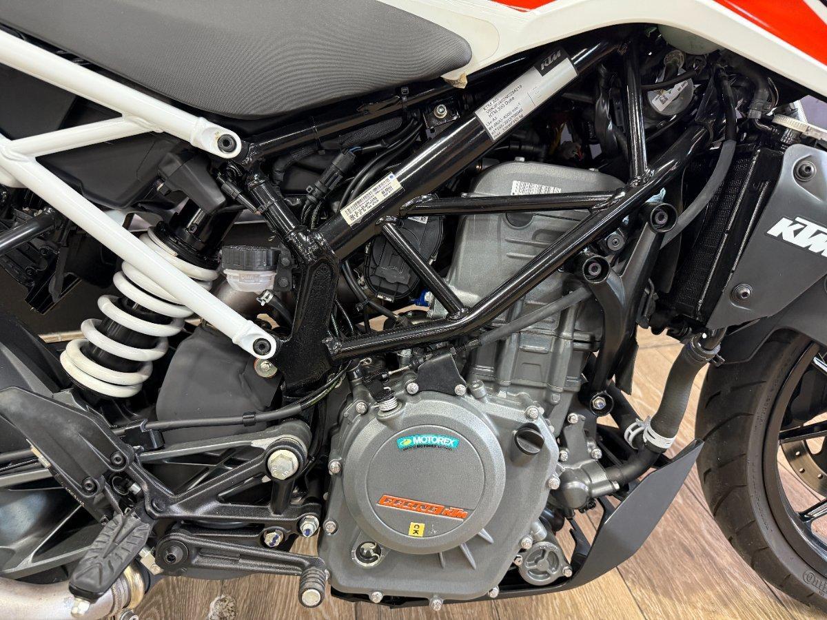 2022 KTM 390 DUKE ROAD