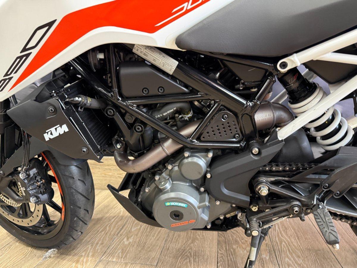 2022 KTM 390 DUKE ROAD