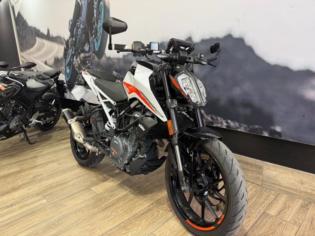 2022 KTM 390 DUKE ROAD