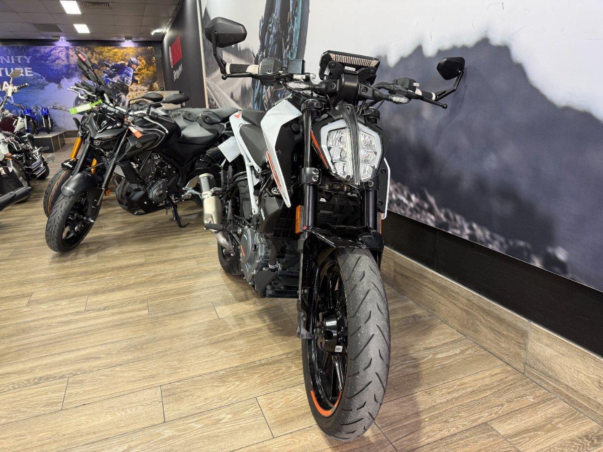2022 KTM 390 DUKE ROAD