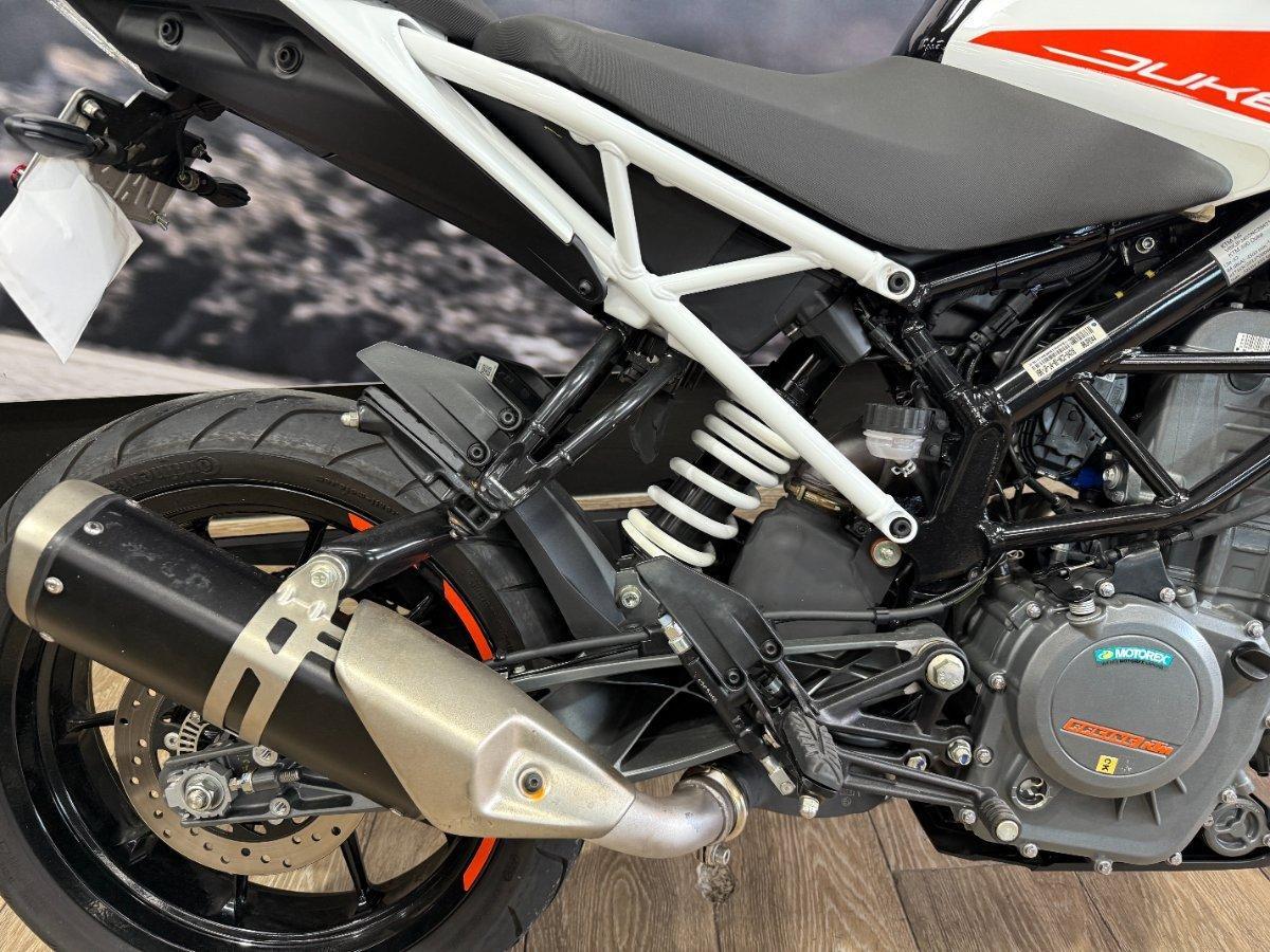 2022 KTM 390 DUKE ROAD