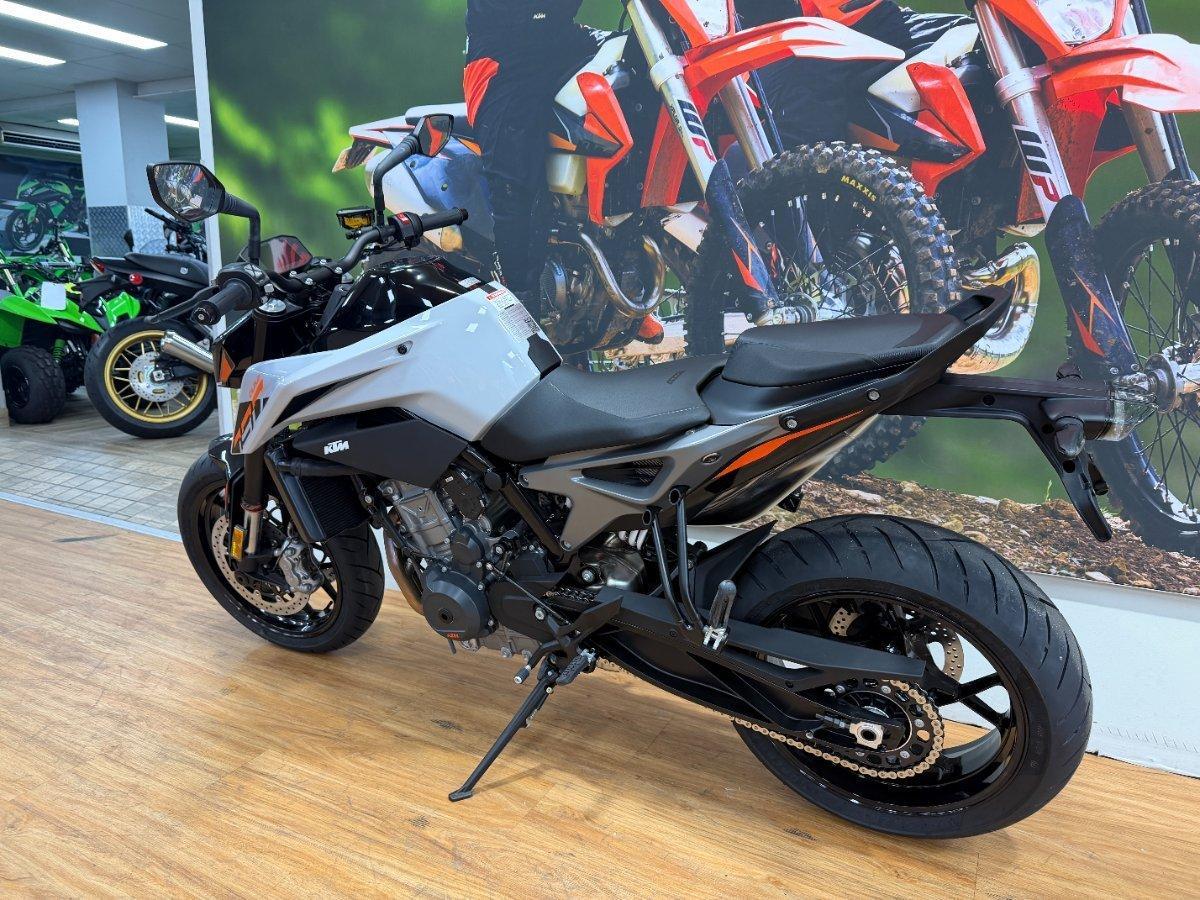 2024 KTM 790 DUKE ROAD