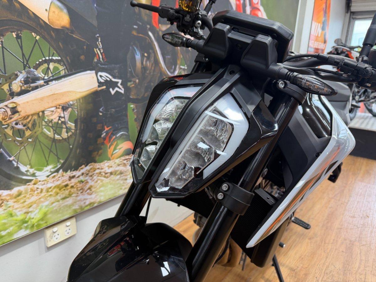 2024 KTM 790 DUKE ROAD