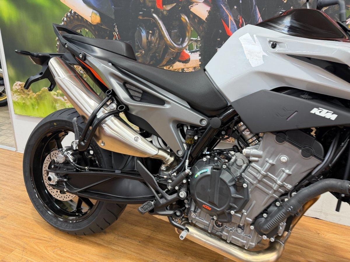 2024 KTM 790 DUKE ROAD
