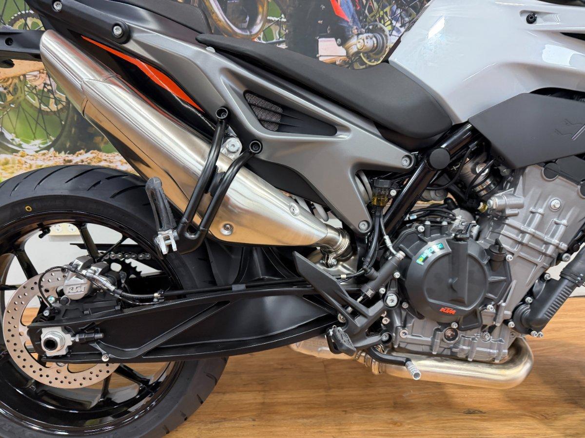 2024 KTM 790 DUKE ROAD