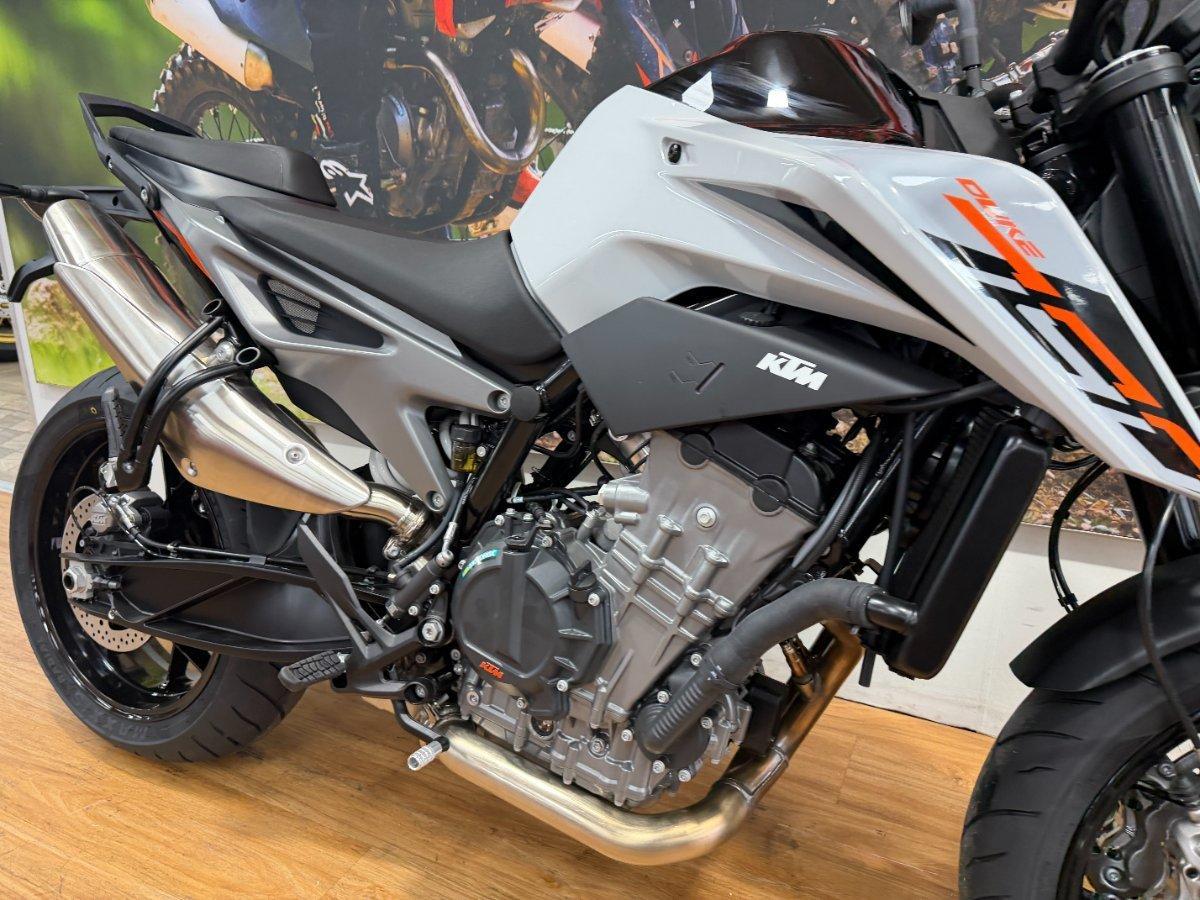 2024 KTM 790 DUKE ROAD