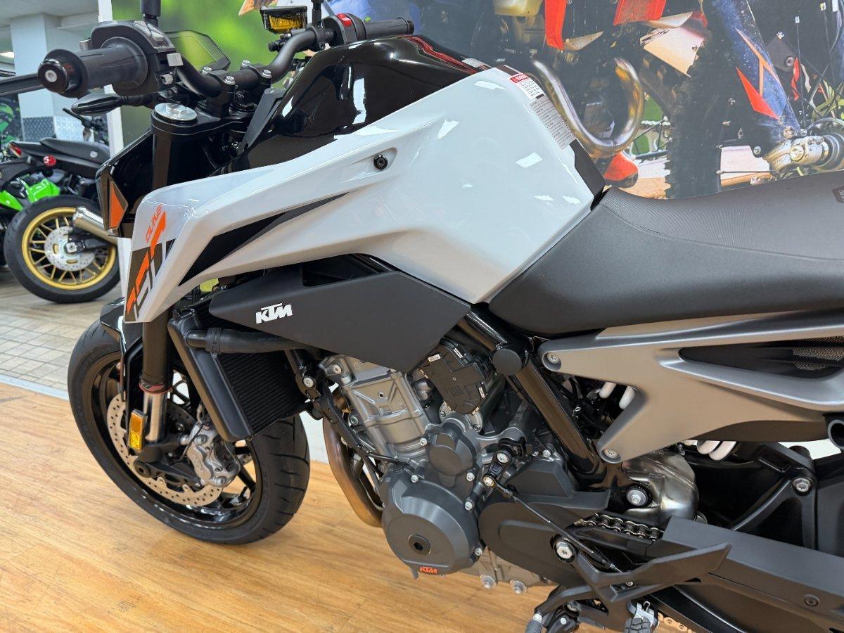 2024 KTM 790 DUKE ROAD