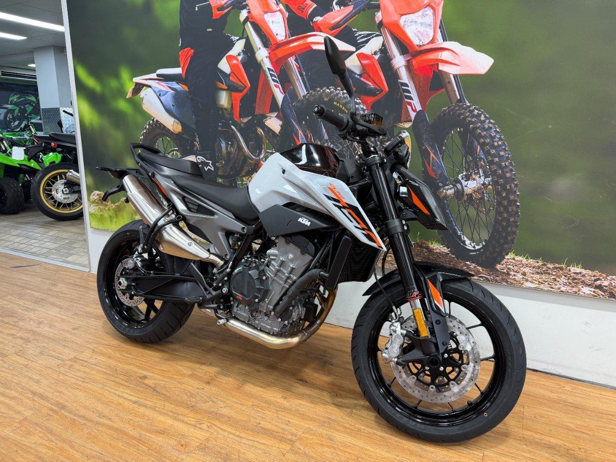 2024 KTM 790 DUKE ROAD