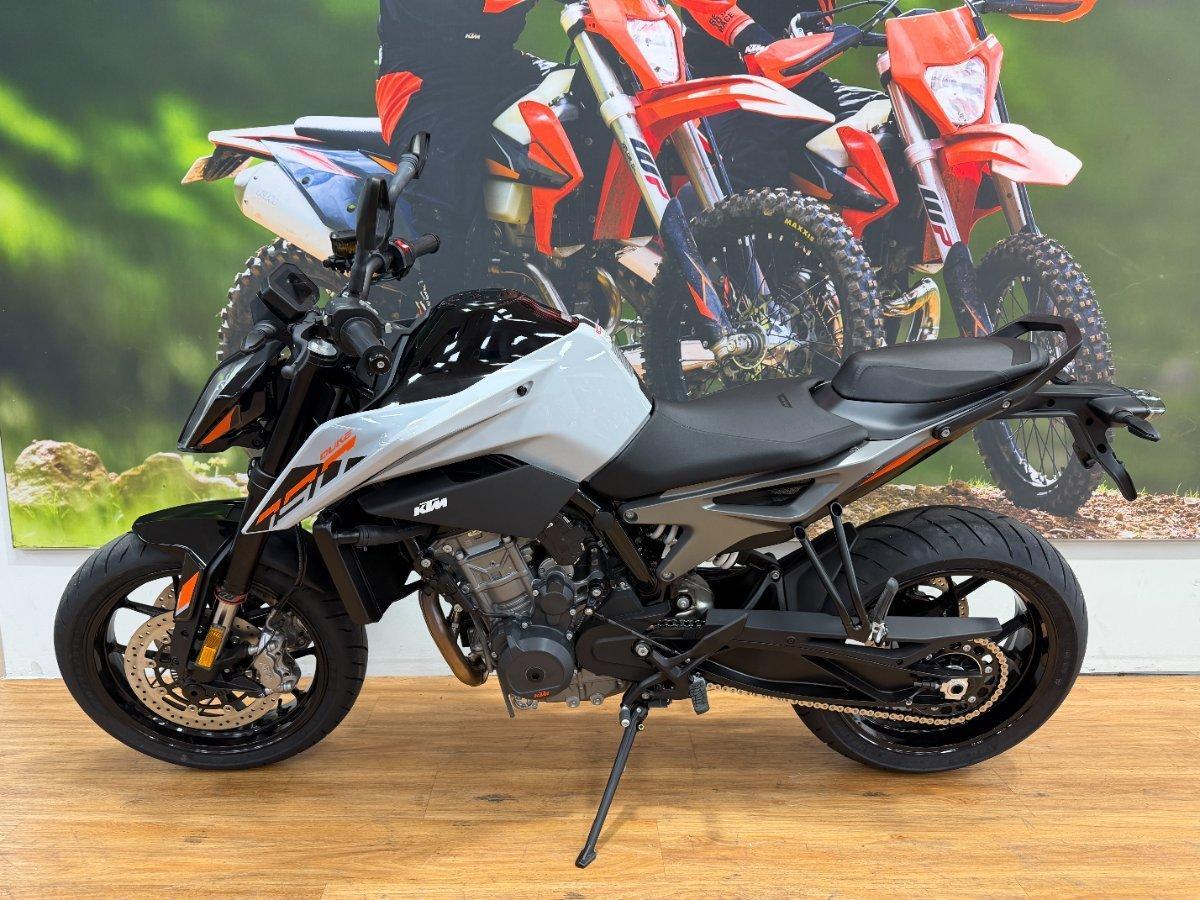2024 KTM 790 DUKE ROAD