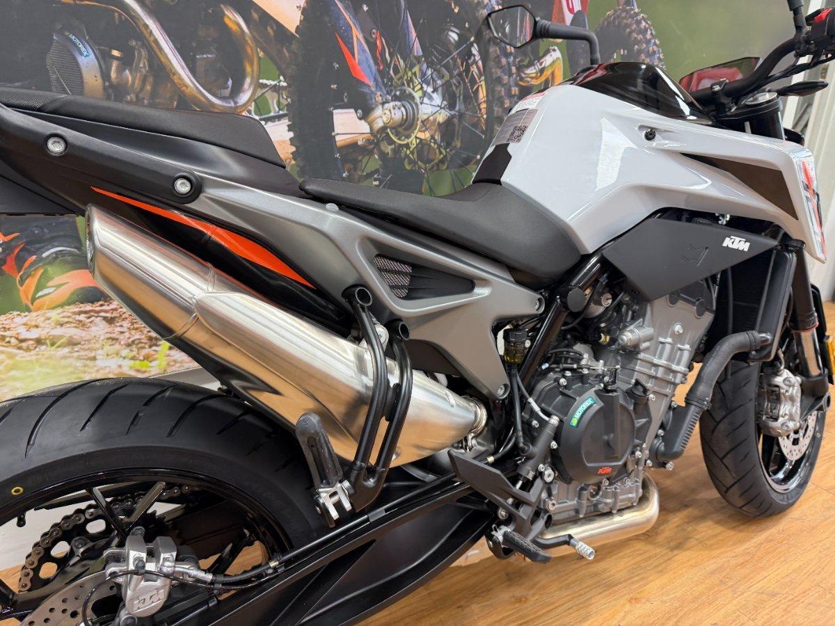 2024 KTM 790 DUKE ROAD