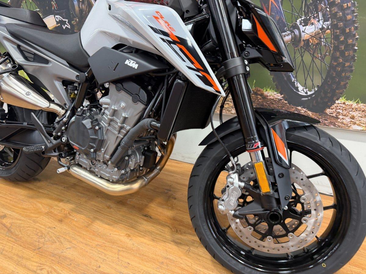 2024 KTM 790 DUKE ROAD