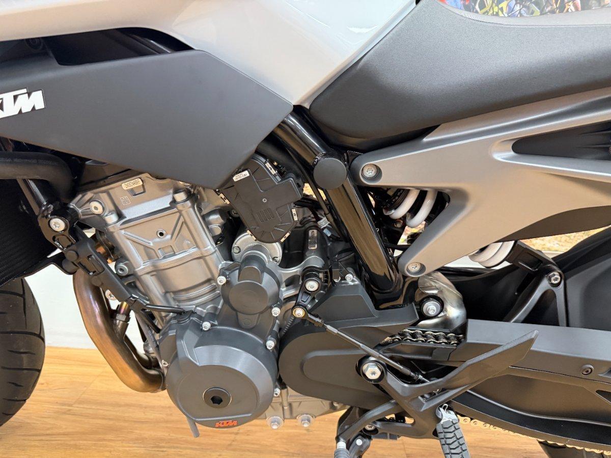 2024 KTM 790 DUKE ROAD