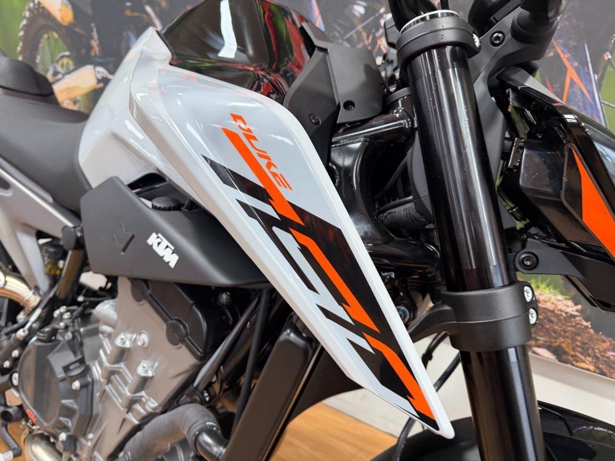 2024 KTM 790 DUKE ROAD