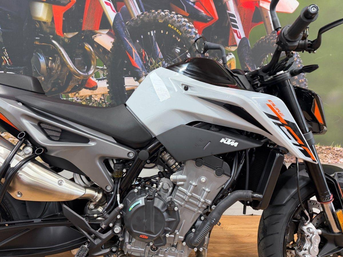 2024 KTM 790 DUKE ROAD