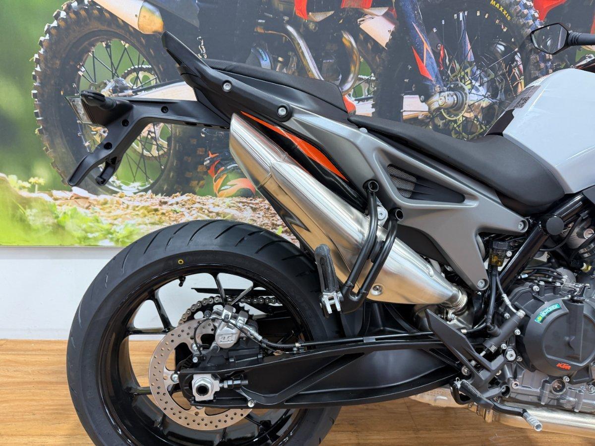 2024 KTM 790 DUKE ROAD