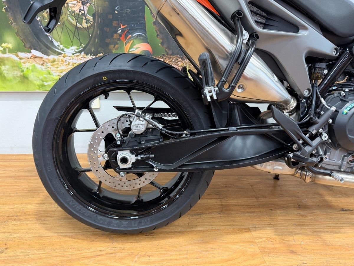 2024 KTM 790 DUKE ROAD