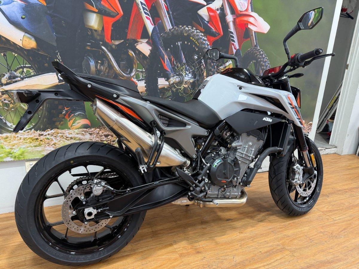 2024 KTM 790 DUKE ROAD