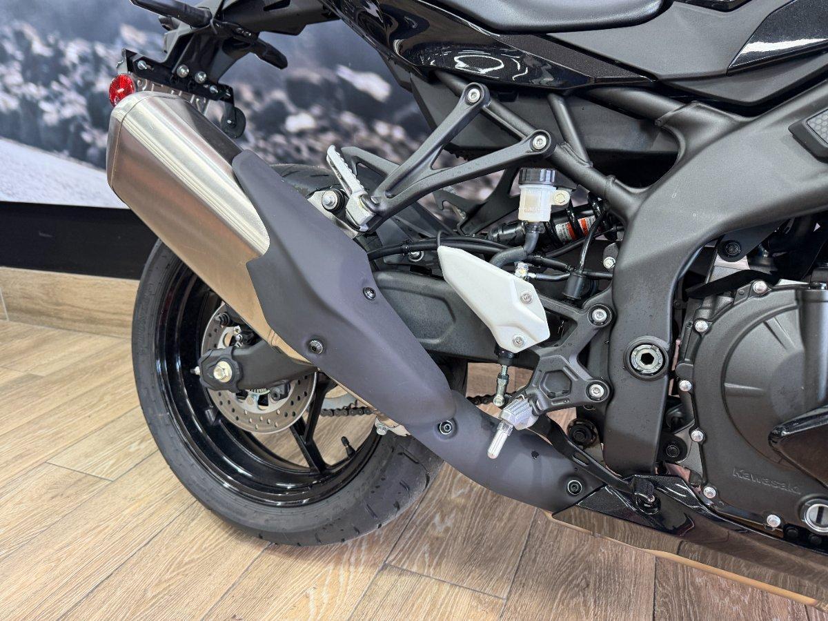 2025 KAWASAKI NINJA 400 ZX-4R SPORTS