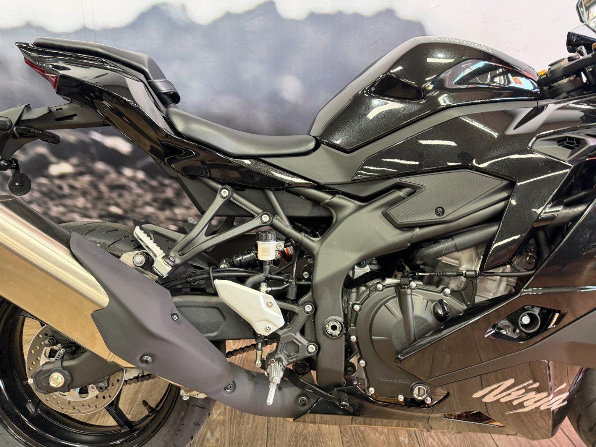 2025 KAWASAKI NINJA 400 ZX-4R SPORTS