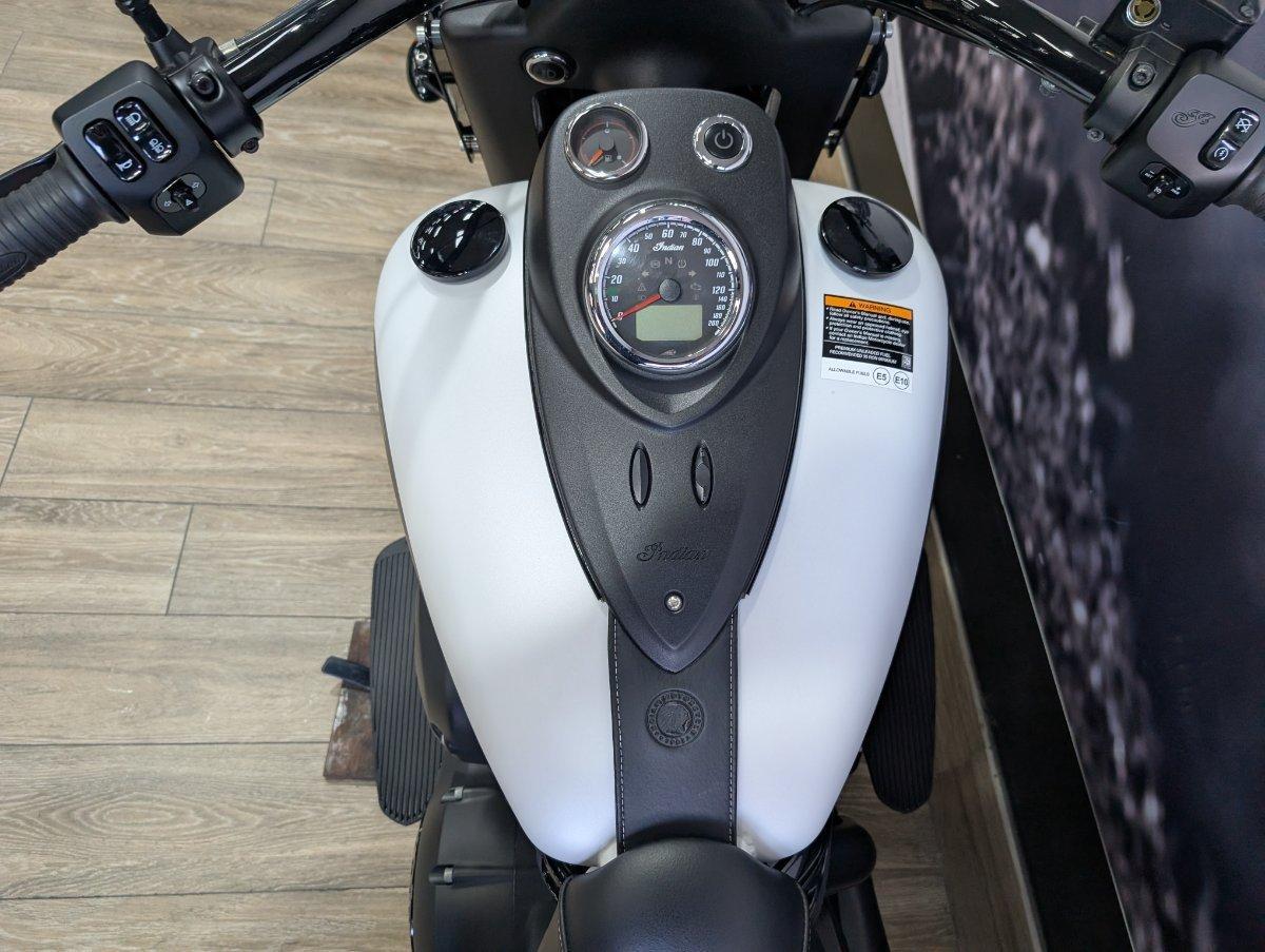 2019 INDIAN SPRINGFIELD DARK HORSE WHITE CRUISER