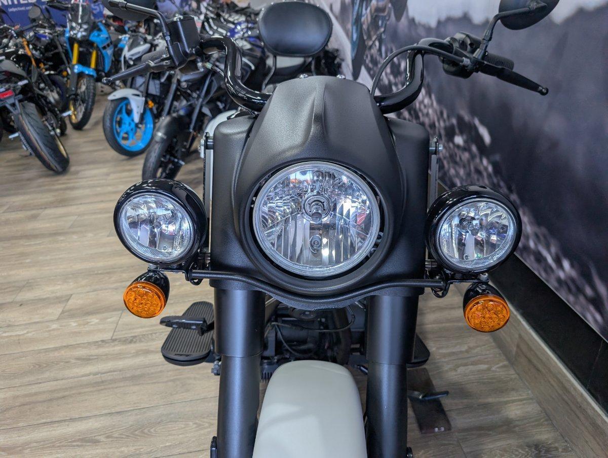 2019 INDIAN SPRINGFIELD DARK HORSE WHITE CRUISER
