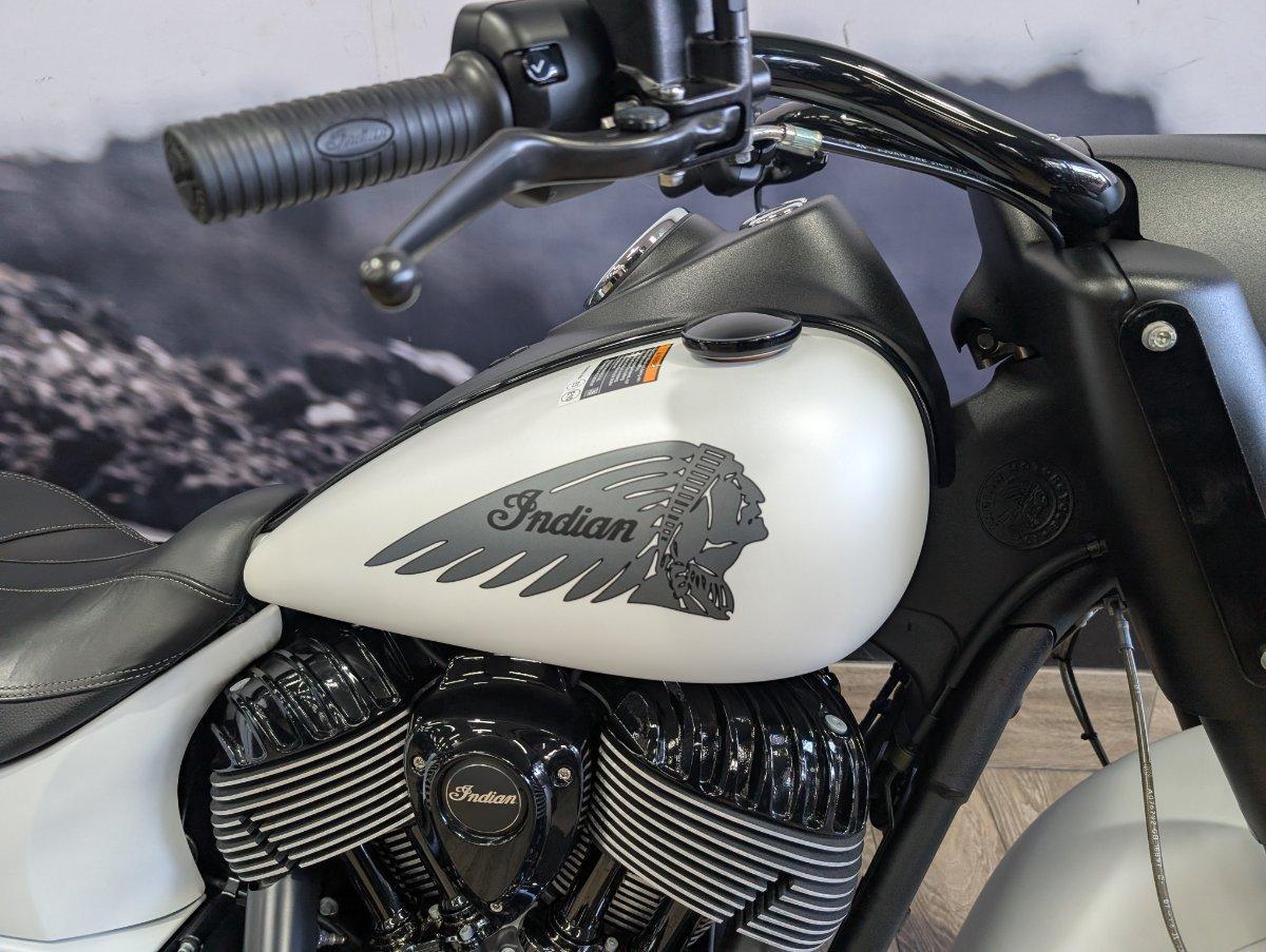 2019 INDIAN SPRINGFIELD DARK HORSE WHITE CRUISER