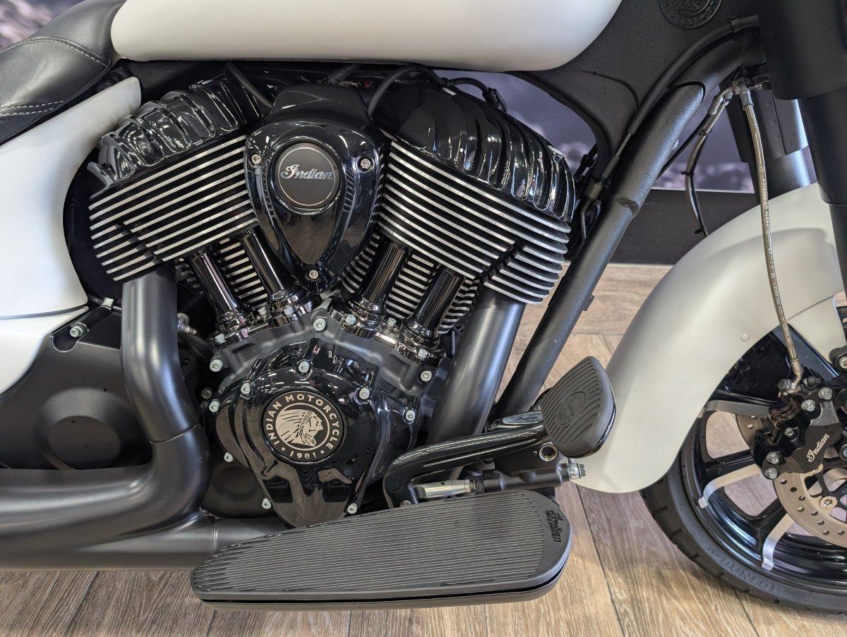 2019 INDIAN SPRINGFIELD DARK HORSE WHITE CRUISER