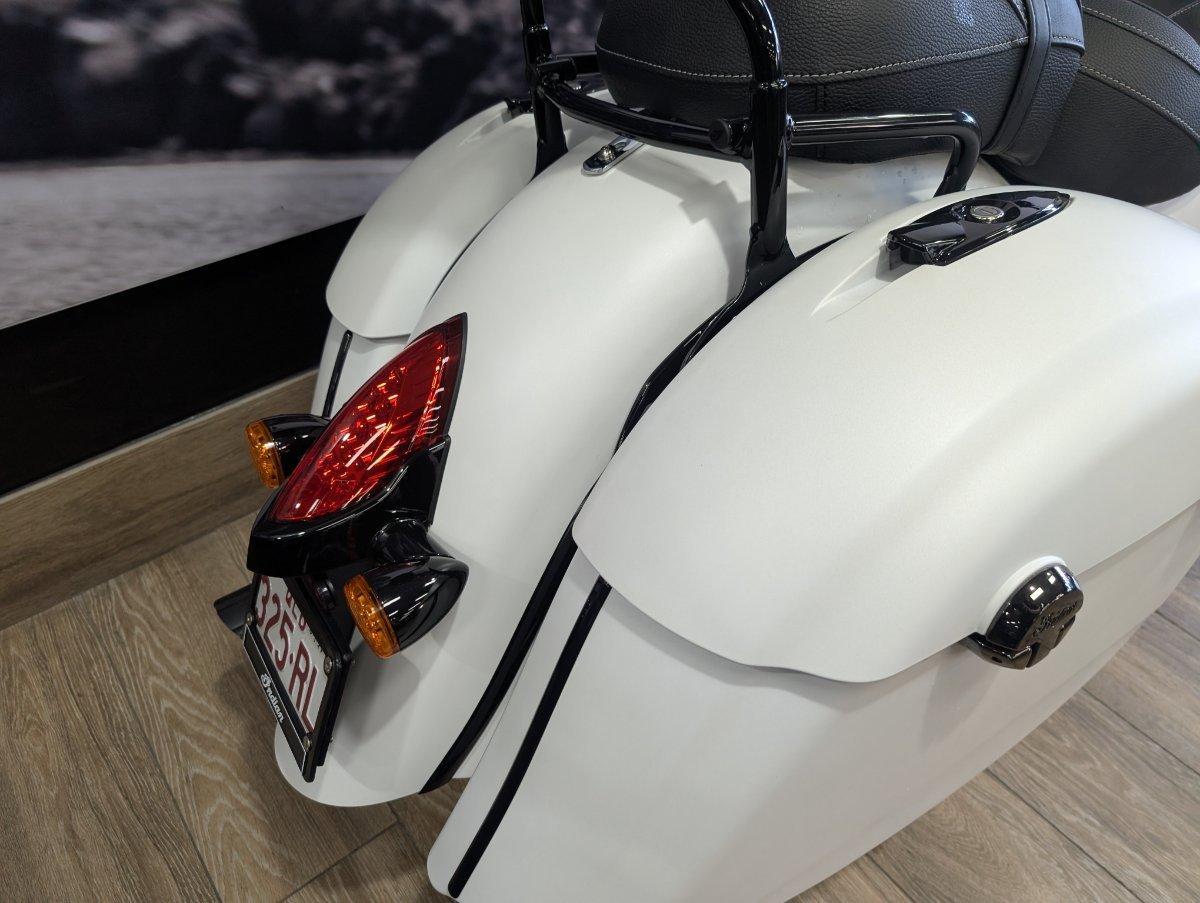 2019 INDIAN SPRINGFIELD DARK HORSE WHITE CRUISER