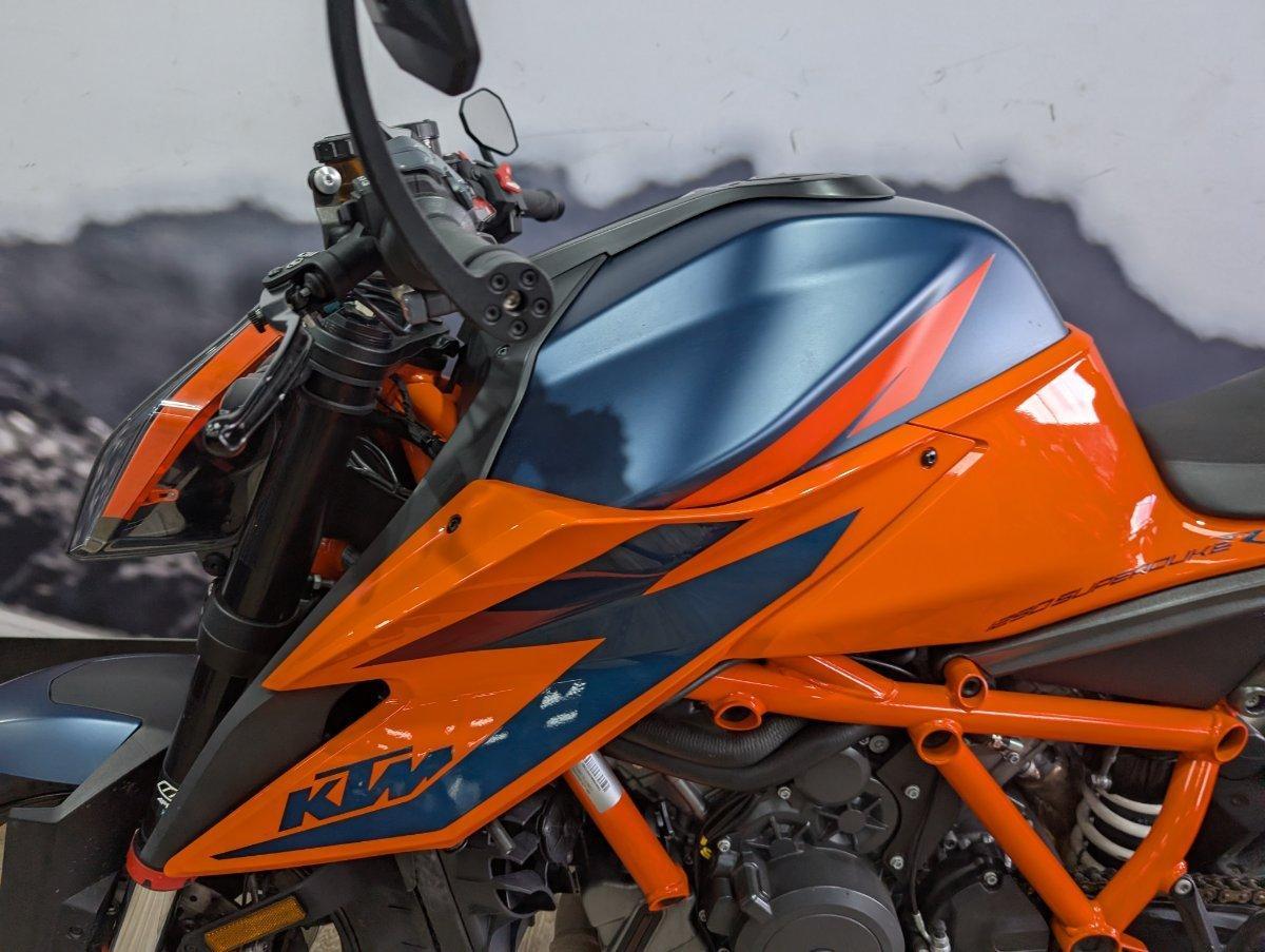 2021 KTM 1290 SUPER DUKE R SPORTS