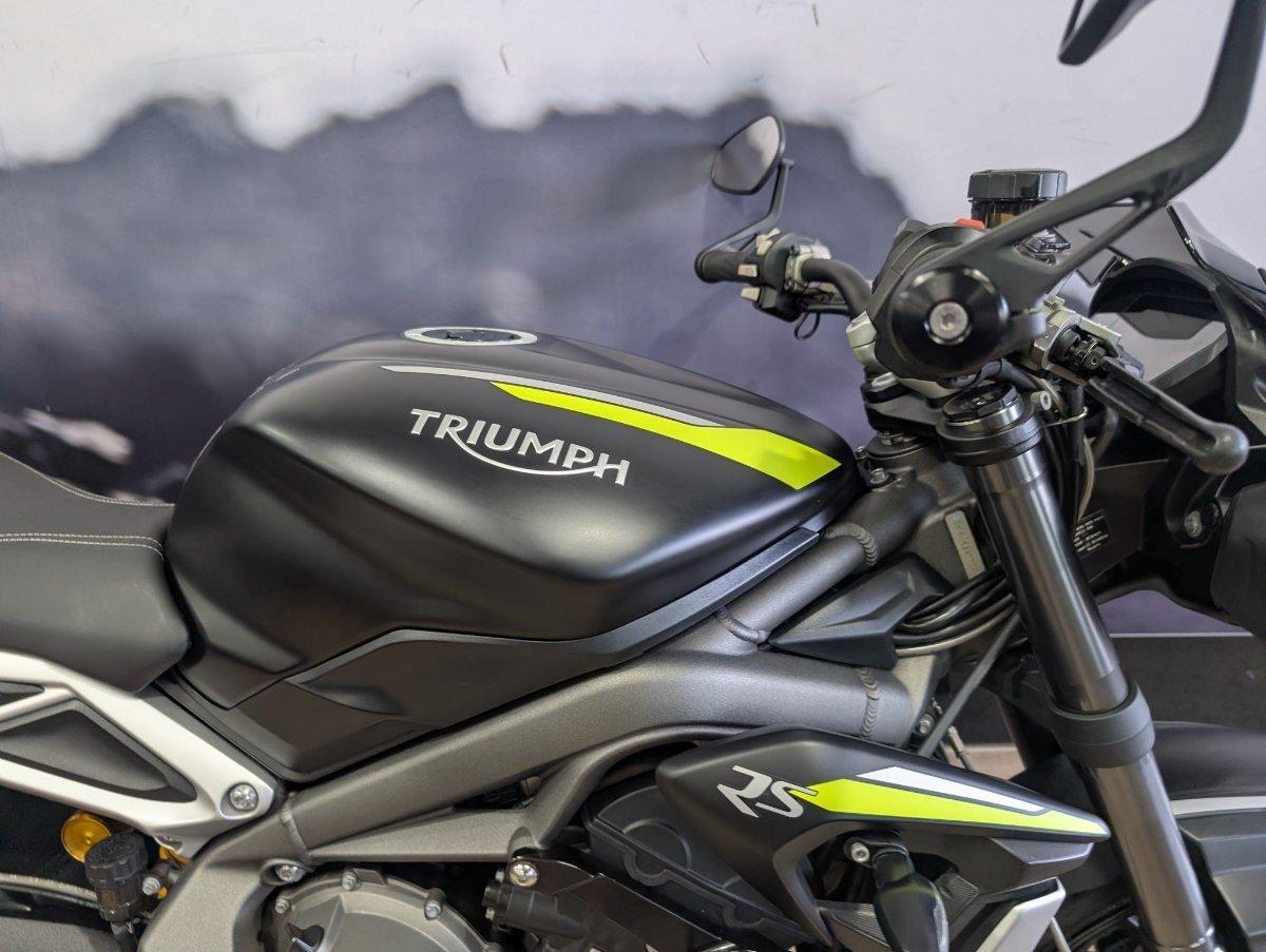 2022 TRIUMPH STREET TRIPLE RS ROAD