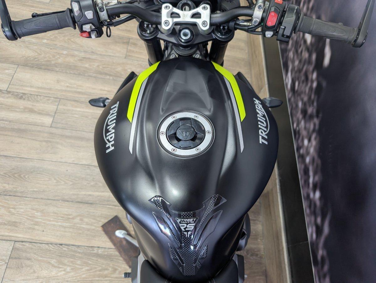 2022 TRIUMPH STREET TRIPLE RS ROAD