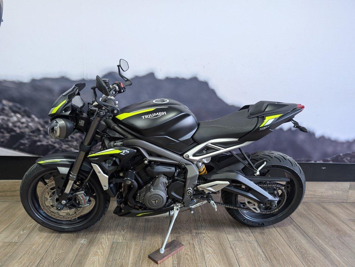 2022 TRIUMPH STREET TRIPLE RS ROAD