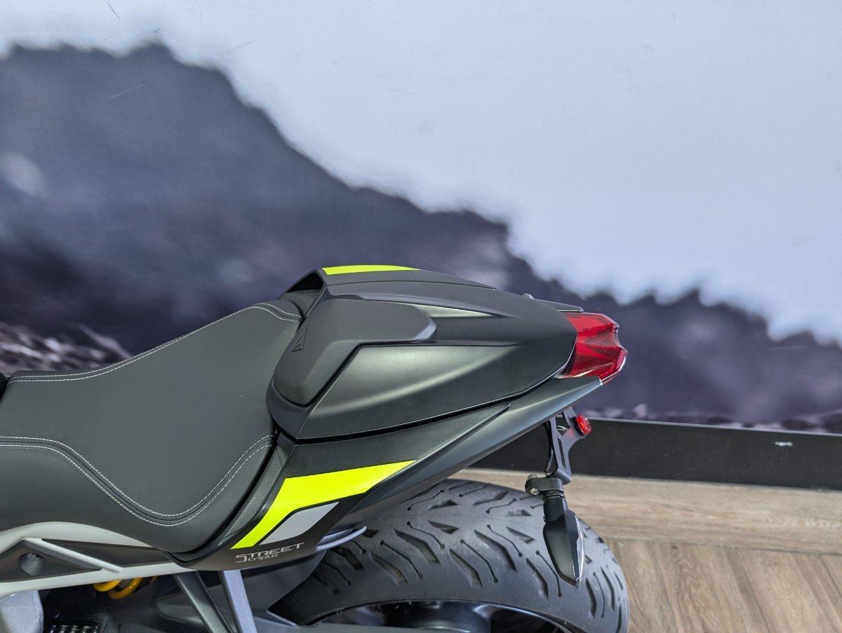 2022 TRIUMPH STREET TRIPLE RS ROAD