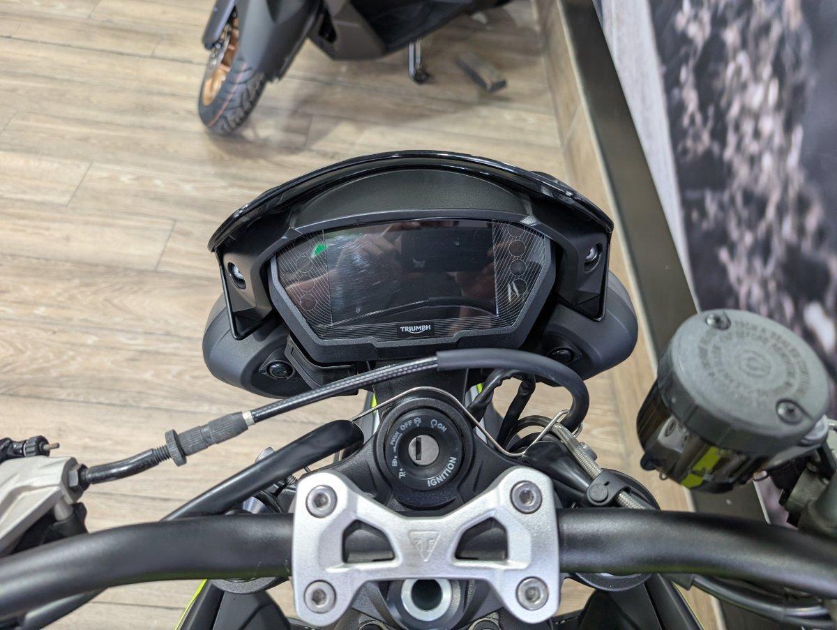 2022 TRIUMPH STREET TRIPLE RS ROAD