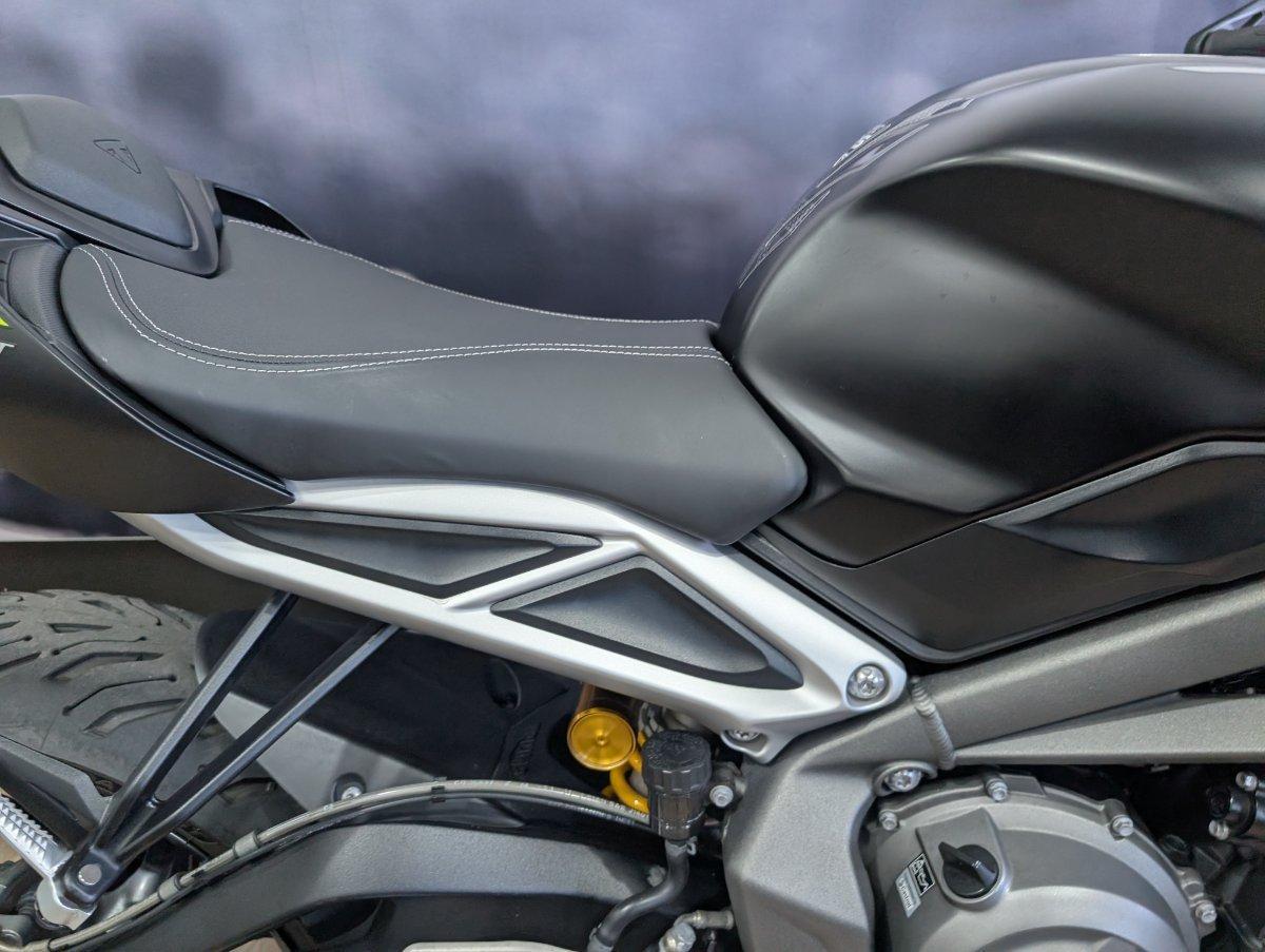 2022 TRIUMPH STREET TRIPLE RS ROAD
