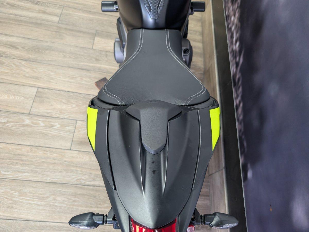 2022 TRIUMPH STREET TRIPLE RS ROAD