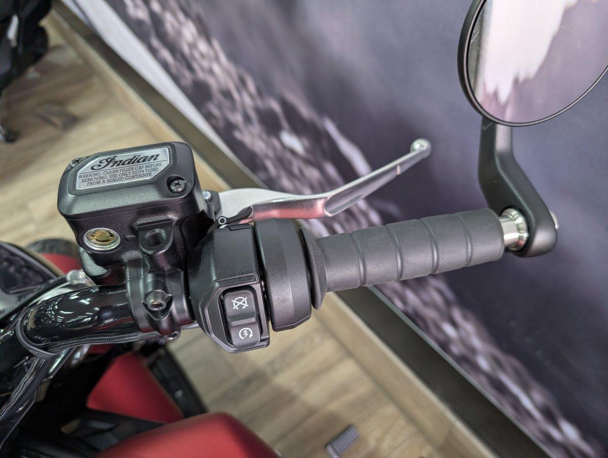 2025 INDIAN SCOUT BOBBER CRUISER