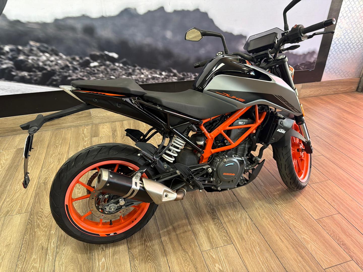 2021 KTM 390 DUKE ROAD