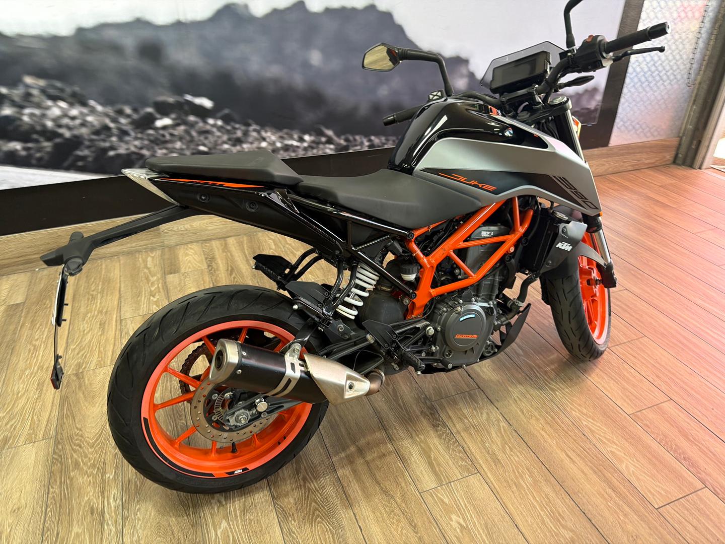 2021 KTM 390 DUKE ROAD