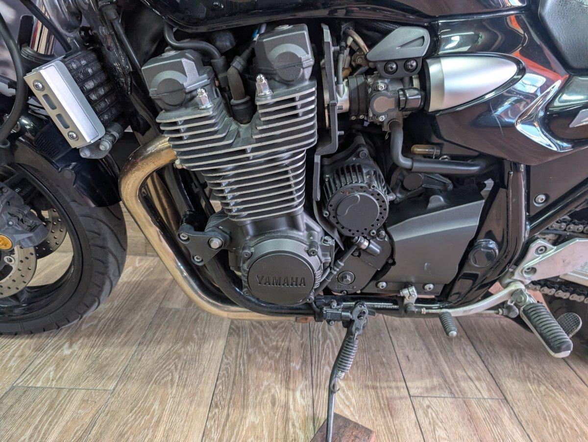 2015 YAMAHA XJR1300 ROAD