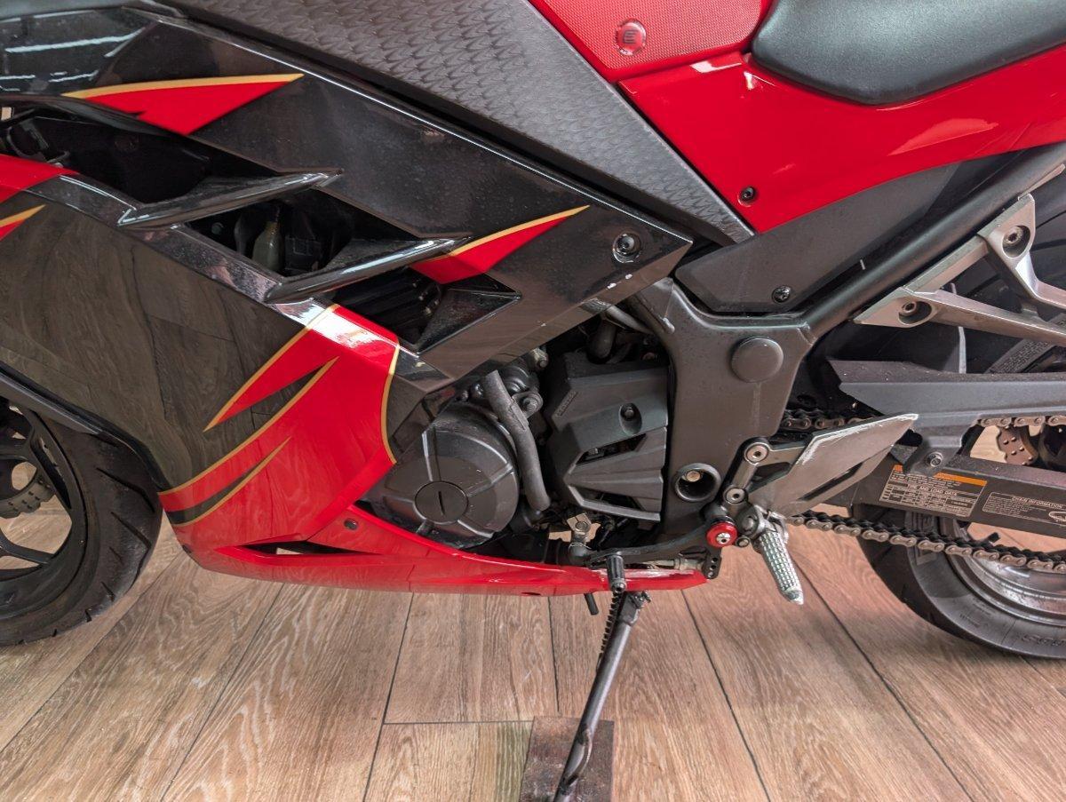 2016 KAWASAKI NINJA 300 ABS SPORTS