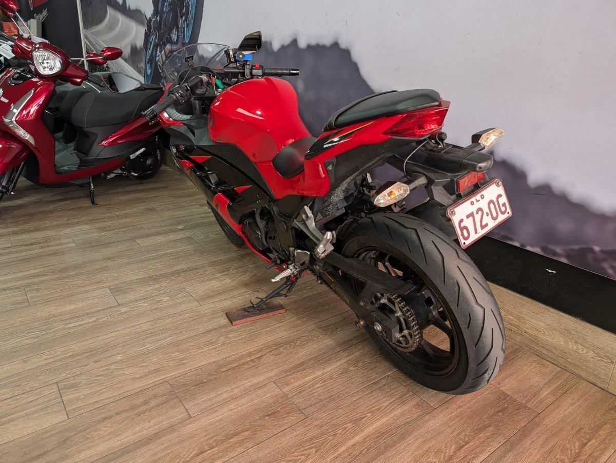 2016 KAWASAKI NINJA 300 ABS SPORTS