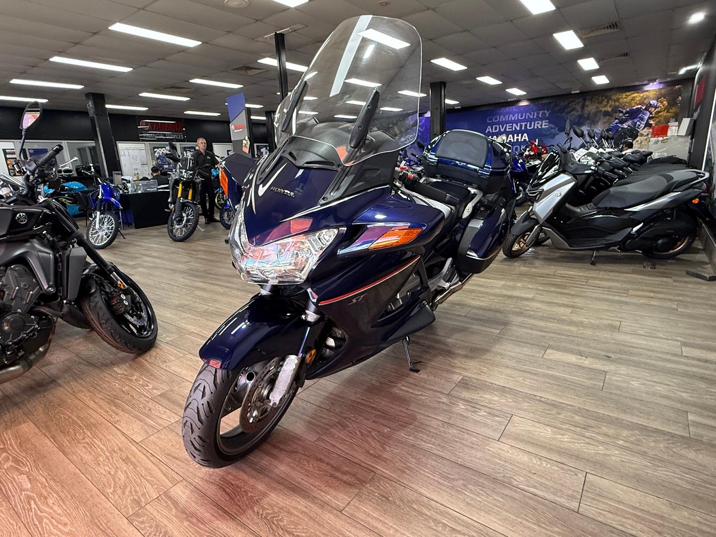 2004 HONDA ST1300 ROAD